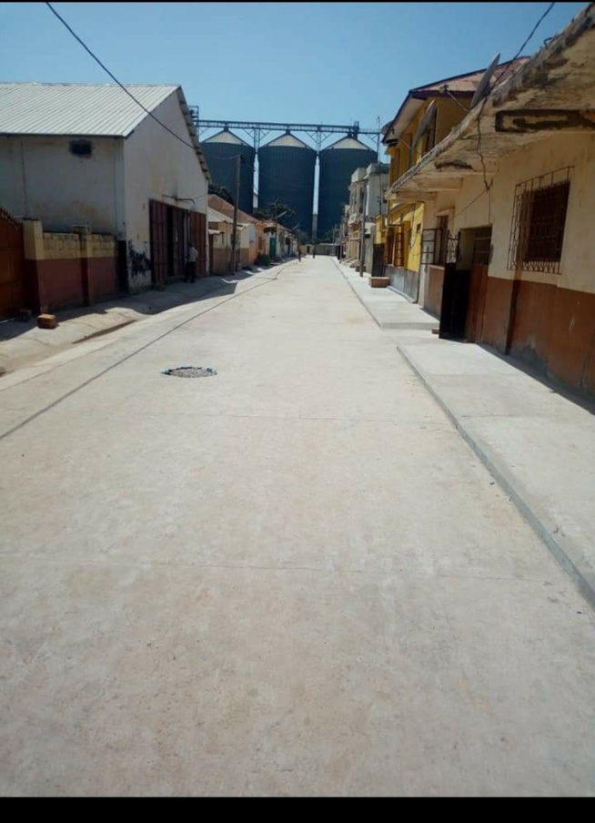 "Adama Barro Président le plus nul": Cheikh Bara Ndiaye déclaré persona no grata en Gambie par le Collectif Républicain "Adama Barro Président le plus nul": Cheikh Bara Ndiaye déclaré persona no grata en Gambie par le Collectif Républicain