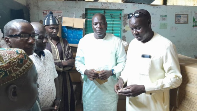 Don de fournitures à Guéoul: Le Sg de l'Ofor "arme" les élèves de sa commune Don de fournitures à Guéoul: Le Sg de l'Ofor "arme" les élèves de sa commune