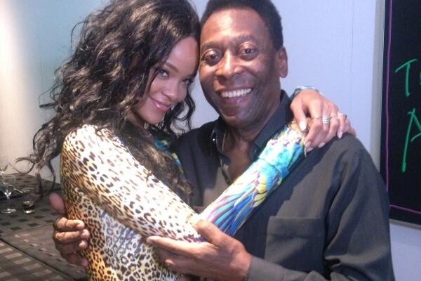 Rihanna dans les bras de Pelé au Brésil: Elle n’a rien raté du Mondial