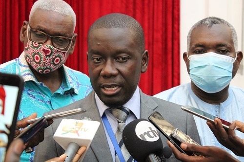 Soutenance de thèse: Le Sg de la Chambre de Commerce de Dakar devient Docteur Soutenance de thèse: Le Sg de la Chambre de Commerce de Dakar devient Docteur