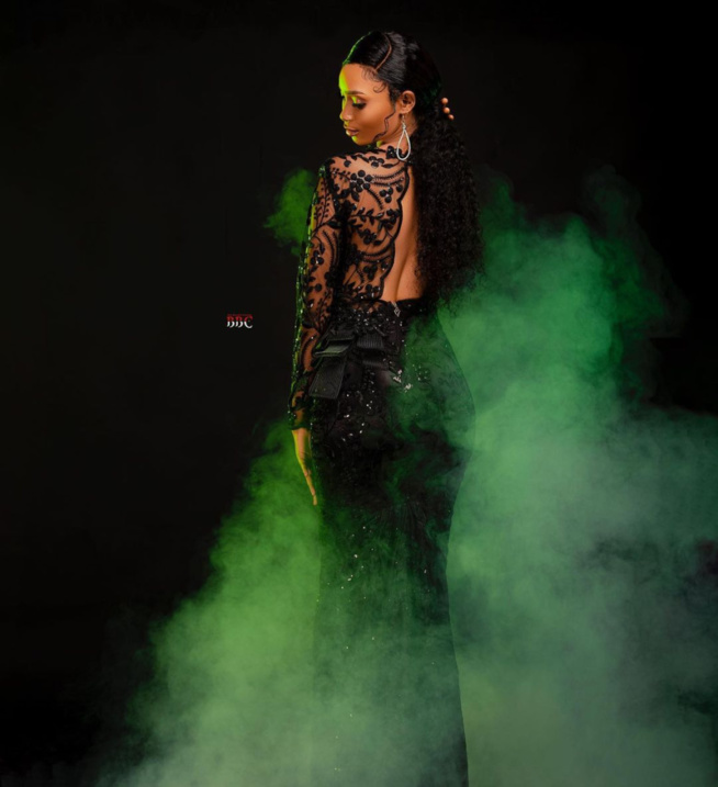 Fah Aïdara et sa robe noire à lui chiper Fah Aïdara et sa robe noire à lui chiper