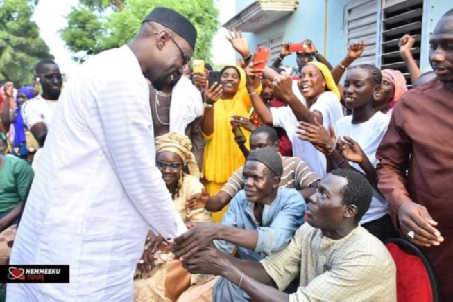 Mbour: Ousmane Sonko poursuit son Nemmeeku Tour sous la supervision de ses "invités" Mbour: Ousmane Sonko poursuit son Nemmeeku Tour sous la supervision de ses "invités"