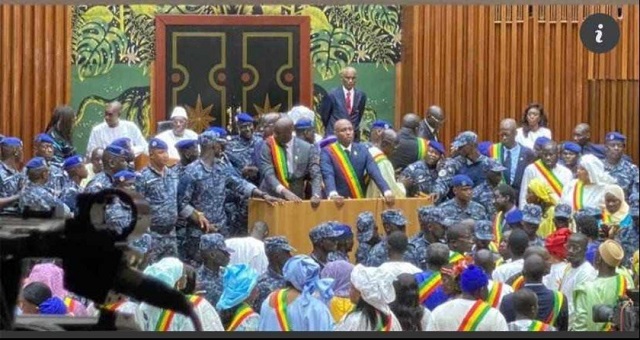 Assemblée nationale: Yewwi Askan Wi compte déposer trois propositions de loi Assemblée nationale: Yewwi Askan Wi compte déposer trois propositions de loi