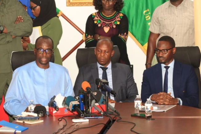 Dakar Dem Dikk : Les révélations du directeur sortant Omar Bounkhatab Sylla sur la gestion de la société nationale. Dakar Dem Dikk : Les révélations du directeur sortant Omar Bounkhatab Sylla sur la gestion de la société nationale.