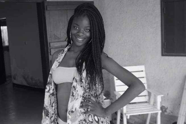 Le top model Fafa en mode shooting Le top model Fafa en mode shooting