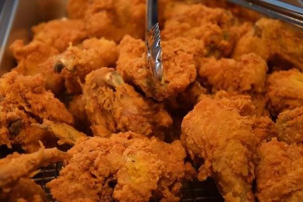Terminez la journée en beauté en savourant le meilleur poulet frit de Dakar😋, Djolof chicken. Terminez la journée en beauté en savourant le meilleur poulet frit de Dakar😋, Djolof chicken.