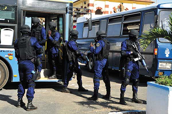 GendarmLutte contre le terrorisme : Le Fbi arme la Police et la Gendarmerieerie GendarmLutte contre le terrorisme : Le Fbi arme la Police et la Gendarmerieerie