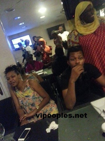 Les images de l'anniversaire de Aicha Diouf "sen taar"avec ses collégues de la Sentv Les images de l'anniversaire de Aicha Diouf "sen taar"avec ses collégues de la Sentv