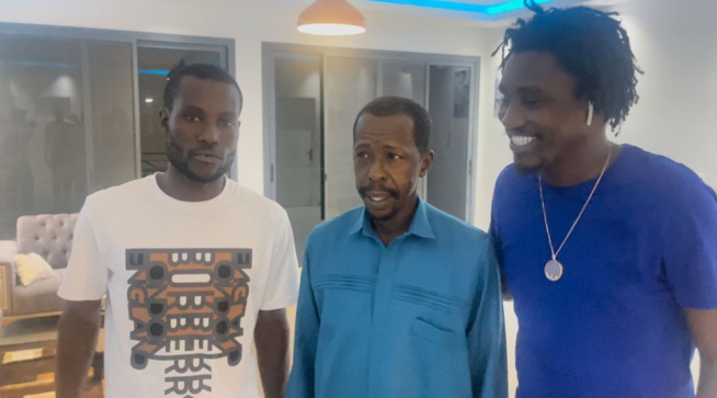 Wally B Seck rend visite à Cheikh Amar après ses térangans lors des récoltes de Khelcome Wally B Seck rend visite à Cheikh Amar après ses térangans lors des récoltes de Khelcome