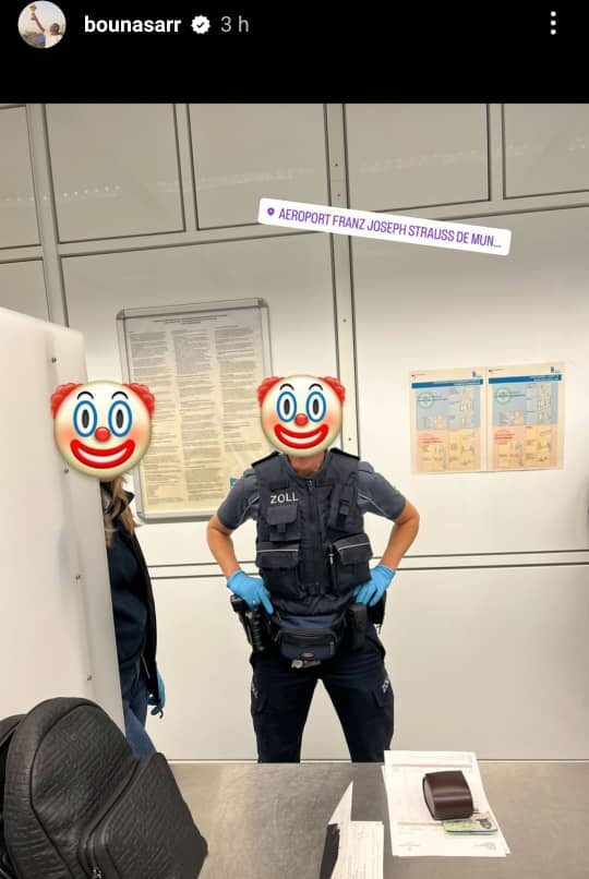 Allemagne: Bloqué et traité comme un « dealer » à l’aéroport de Munich, Bouna Sarr laisse exploser sa colère Allemagne: Bloqué et traité comme un « dealer » à l’aéroport de Munich, Bouna Sarr laisse exploser sa colère