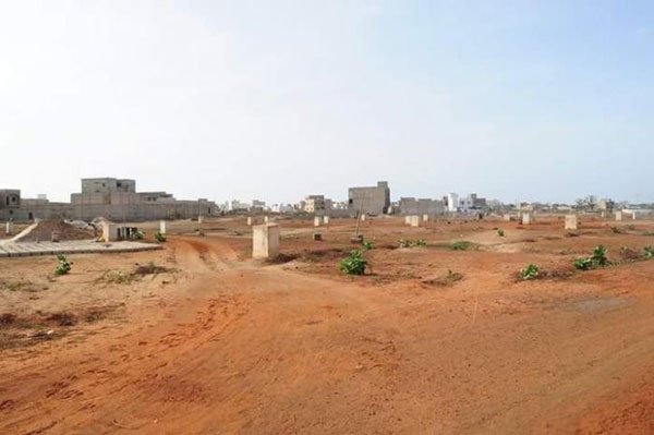 Litige Foncier à la cité Apix : « Depuis 12 ans, nous courons derrière l’État du Sénégal pour l’obtention de nos titres de propriété! » (Habitants de la Cité Apix) Litige Foncier à la cité Apix : « Depuis 12 ans, nous courons derrière l’État du Sénégal pour l’obtention de nos titres de propriété! » (Habitants de la Cité Apix)