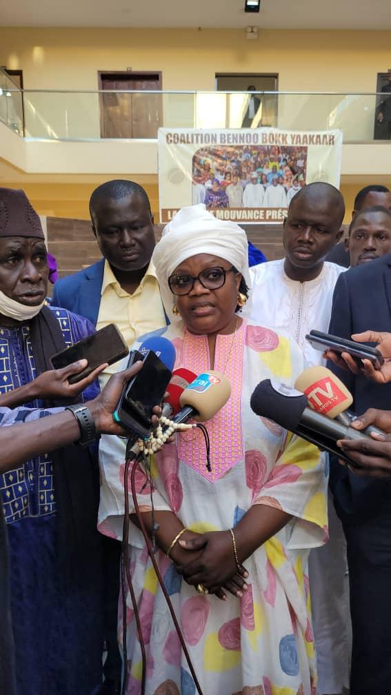 3e mandat de Macky Sall, cherté de la vie: la Conférence des Leaders de la Coalition Macky 2012 annonce un conclave et exhorte le Président Sall de... 3e mandat de Macky Sall, cherté de la vie: la Conférence des Leaders de la Coalition Macky 2012 annonce un conclave et exhorte le Président Sall de...