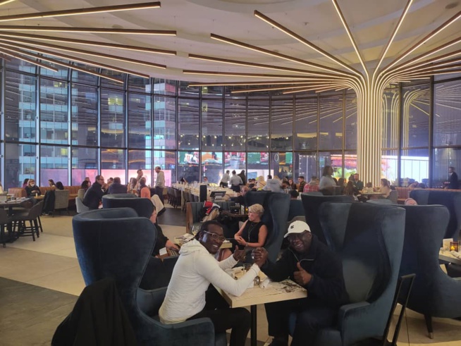 En images le président Mbagnick Diop à New York pour les préparatifs des African Leadership Awards du 05 Novembre en compagnie de l'artiste Alioune Guissé. En images le président Mbagnick Diop à New York pour les préparatifs des African Leadership Awards du 05 Novembre en compagnie de l'artiste Alioune Guissé.