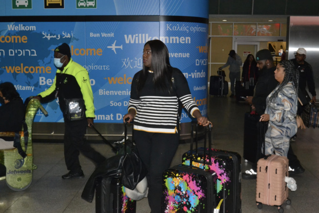 En images arrivés de l’épouse de MBAYE DIEYE FAYE Mame Ndiaye sa fille Thiane Carlou D et le staff de Promo Consulting du Pdt Mbagnick Diop a New York pour les A.L.A En images arrivés de l’épouse de MBAYE DIEYE FAYE Mame Ndiaye sa fille Thiane Carlou D et le staff de Promo Consulting du Pdt Mbagnick Diop a New York pour les A.L.A