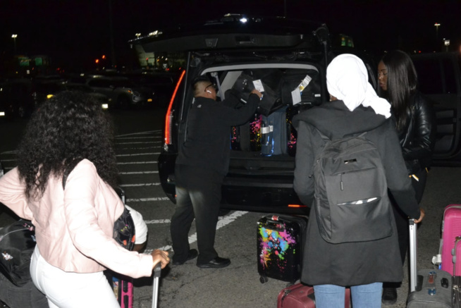 En images arrivés de l’épouse de MBAYE DIEYE FAYE Mame Ndiaye sa fille Thiane Carlou D et le staff de Promo Consulting du Pdt Mbagnick Diop a New York pour les A.L.A En images arrivés de l’épouse de MBAYE DIEYE FAYE Mame Ndiaye sa fille Thiane Carlou D et le staff de Promo Consulting du Pdt Mbagnick Diop a New York pour les A.L.A