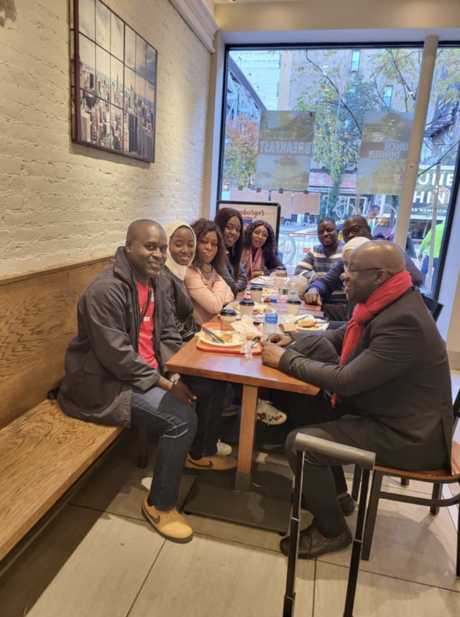 En images arrivés de l’épouse de MBAYE DIEYE FAYE Mame Ndiaye sa fille Thiane Carlou D et le staff de Promo Consulting du Pdt Mbagnick Diop a New York pour les A.L.A En images arrivés de l’épouse de MBAYE DIEYE FAYE Mame Ndiaye sa fille Thiane Carlou D et le staff de Promo Consulting du Pdt Mbagnick Diop a New York pour les A.L.A