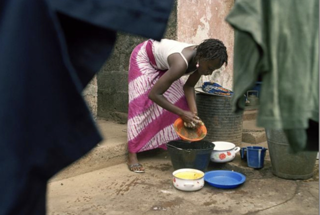 Baye Dieng, psycho-sociologue: « Les travailleuses domestiques n’ont pas été préparées à s’occuper convenablement des enfants » Baye Dieng, psycho-sociologue: « Les travailleuses domestiques n’ont pas été préparées à s’occuper convenablement des enfants »