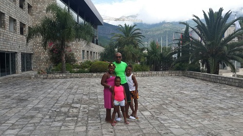 El Hadj Diouf poursuit ses vacances avec sa famille à Monténégro
