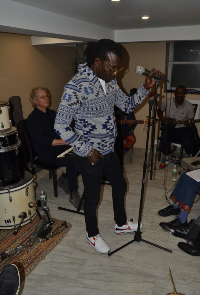 Direct répétition de Carlou D et Alioune Guisse pour le gala des African Leadership Awards au Marriot Marquis de New York Time Square. Direct répétition de Carlou D et Alioune Guisse pour le gala des African Leadership Awards au Marriot Marquis de New York Time Square.