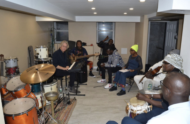 Direct répétition de Carlou D et Alioune Guisse pour le gala des African Leadership Awards au Marriot Marquis de New York Time Square. Direct répétition de Carlou D et Alioune Guisse pour le gala des African Leadership Awards au Marriot Marquis de New York Time Square.