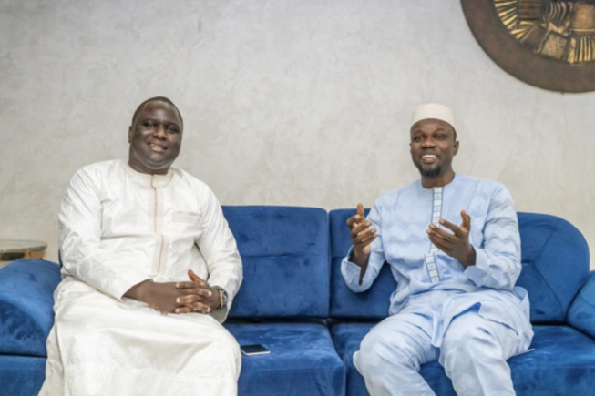 Visite : Après avoir été éconduit par la Gendarmerie, Déthié Fall chez Ousmane Sonko Visite : Après avoir été éconduit par la Gendarmerie, Déthié Fall chez Ousmane Sonko