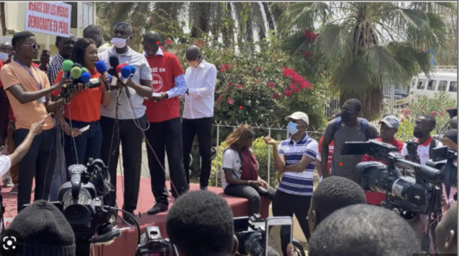 A chacun son journaliste embastillé ! A chacun son journaliste embastillé !