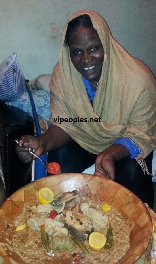 Ngoné Ndiaye "nguéweul" savoure son "pouthie pathie" Ngoné Ndiaye "nguéweul" savoure son "pouthie pathie"