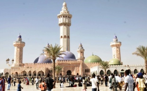 Prières pour un bon hivernage: Une méga journée de lecture du Coran à la Grande Mosquée de Touba Prières pour un bon hivernage: Une méga journée de lecture du Coran à la Grande Mosquée de Touba
