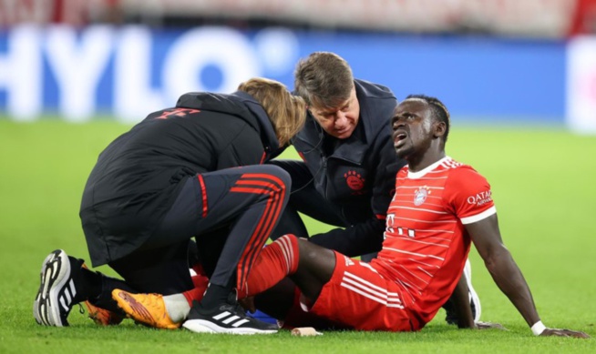 Bambali : 35 imams ont prié et récité 45 fois le Coran pour la guérison de Sadio Mané Bambali : 35 imams ont prié et récité 45 fois le Coran pour la guérison de Sadio Mané