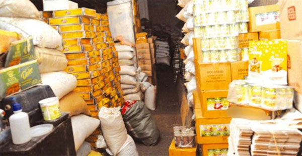 Produits impropres à la consommation : 500 kg de marchandises saisis à Keur Massar Produits impropres à la consommation : 500 kg de marchandises saisis à Keur Massar