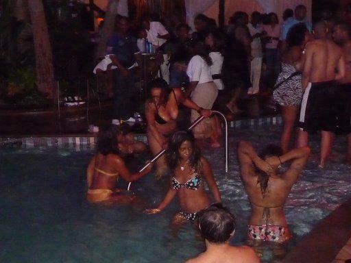 Sécurité et loisirs à Dakar : Les piscines-party et soirées sur les plages sont désormais interdites