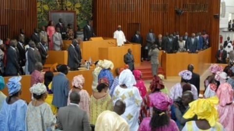 Show spectaculaire des députés à l’assemblée sur le projet de Loi de finances 2023: Show spectaculaire des députés à l’assemblée sur le projet de Loi de finances 2023: