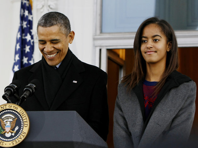 À 16 ans, la fille de Barack Obama est déjà plus grande que lui !