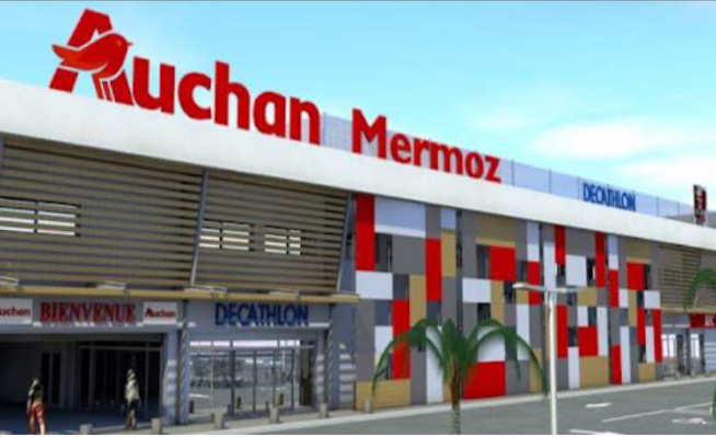 Auchan: Une domestique commet une série de vols et mouille un caissier