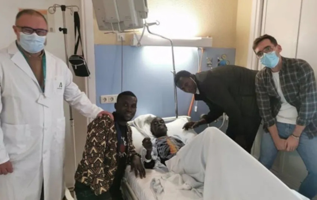 Souhait exaucé de Ablaye Mboup de retrouver son fils aîné avant sa mort : Cheikh Mboup a finalement rejoint son père en Espagne Souhait exaucé de Ablaye Mboup de retrouver son fils aîné avant sa mort : Cheikh Mboup a finalement rejoint son père en Espagne
