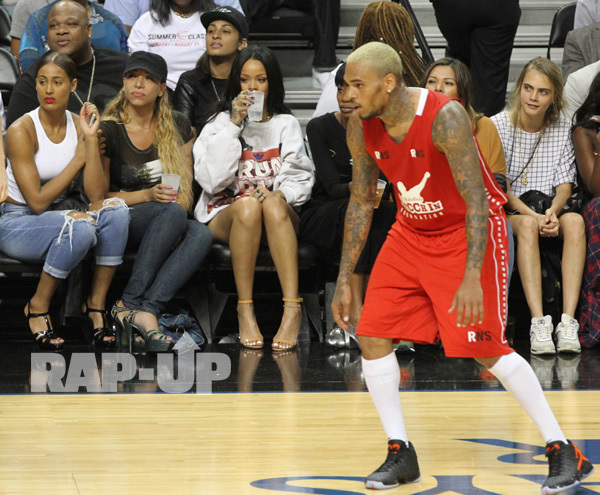 Rihanna et Chris Brown: retrouvailles imprevues pour les ex-amoureux! Rihanna et Chris Brown: retrouvailles imprevues pour les ex-amoureux!