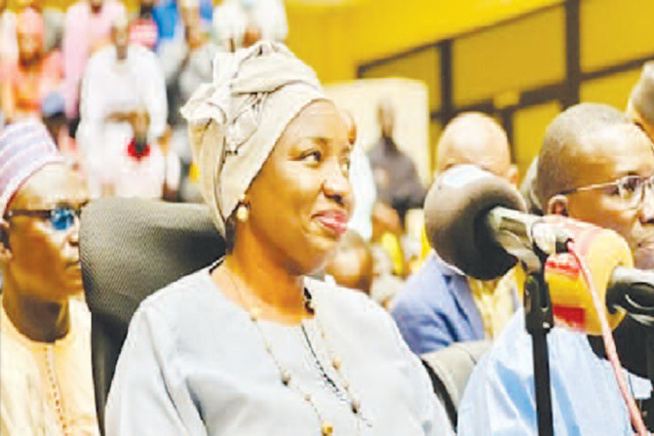 Femmes de Mimi 2024 : « Macky Sall arrête de transformer les femmes députés de Benno en insulteuses publiques ! » Femmes de Mimi 2024 : « Macky Sall arrête de transformer les femmes députés de Benno en insulteuses publiques ! »