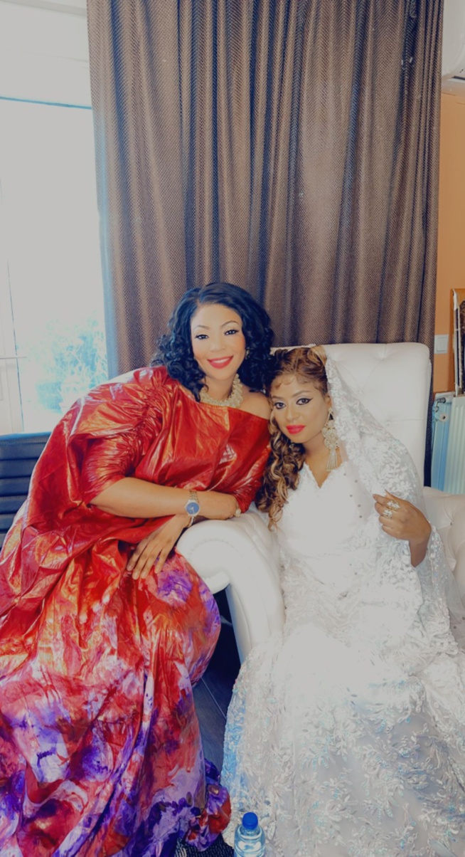 Les images du baptême de la Sénégalaise Fify Ba en Hollande. Les images du baptême de la Sénégalaise Fify Ba en Hollande.