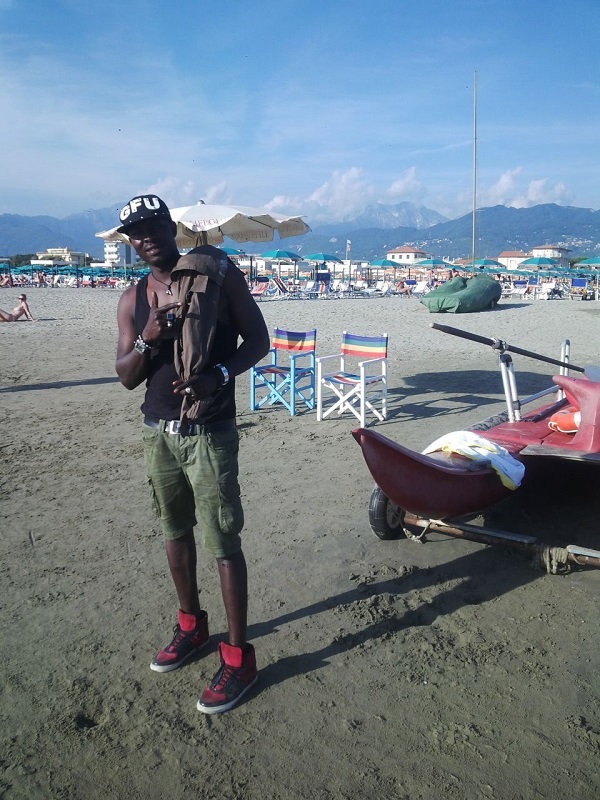 Samba Keinde Bonavita en vacance en Italie Samba Keinde Bonavita en vacance en Italie