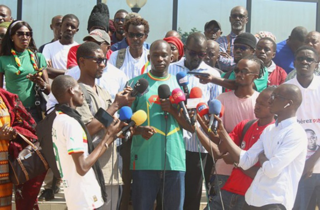 Libération de Pape Alé Niang: La Cap projette le boycott des activités gouvernementales et une journée sans presse Libération de Pape Alé Niang: La Cap projette le boycott des activités gouvernementales et une journée sans presse