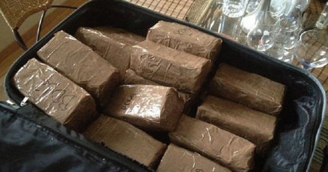 Patte D’ Oie Builders : Deux élèves interpellés pour trafic de haschisch Patte D’ Oie Builders : Deux élèves interpellés pour trafic de haschisch