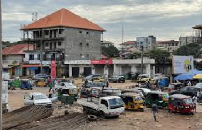 Cadre de vie : Ouest-Foire dénonce l’occupation anarchique de son quartier encouragée par la mairie Cadre de vie : Ouest-Foire dénonce l’occupation anarchique de son quartier encouragée par la mairie