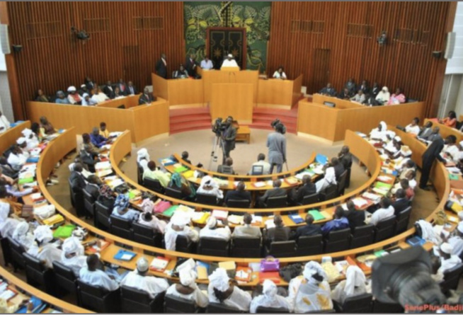 Assemblée nationale : La motion de censure déposée par l'opposition, rejetée Assemblée nationale : La motion de censure déposée par l'opposition, rejetée