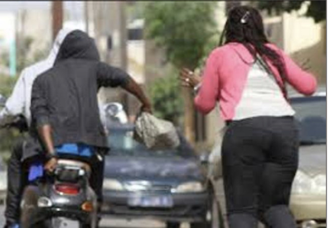 Vol à l'arraché à Touba : Bouba Kandji et Sakhoudia Diongue condamnés à six mois de prison ferme Vol à l'arraché à Touba : Bouba Kandji et Sakhoudia Diongue condamnés à six mois de prison ferme