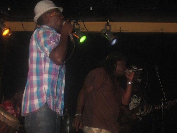 Que sont ils devenus le duo Bouba Kiroukou et Dj Awadi Que sont ils devenus le duo Bouba Kiroukou et Dj Awadi