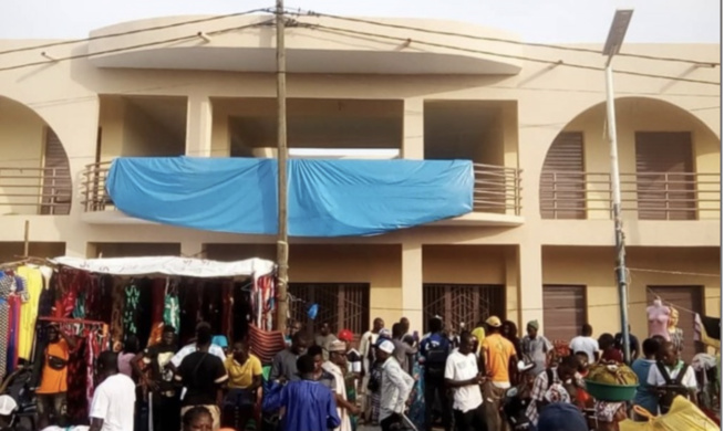 Les commerçants accusent, le Promogem réplique : « Le coût du marché de Médina Baye est estime à 5, 7 milliards FCFA » Les commerçants accusent, le Promogem réplique : « Le coût du marché de Médina Baye est estime à 5, 7 milliards FCFA »