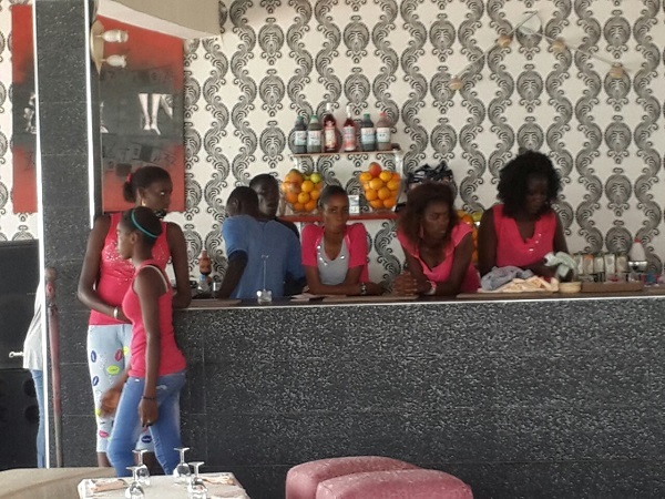 Images de l’inauguration du restaurant VIP Pizzeria, Lounge, Billard le Cote Ouest de Sakhir Kébé 