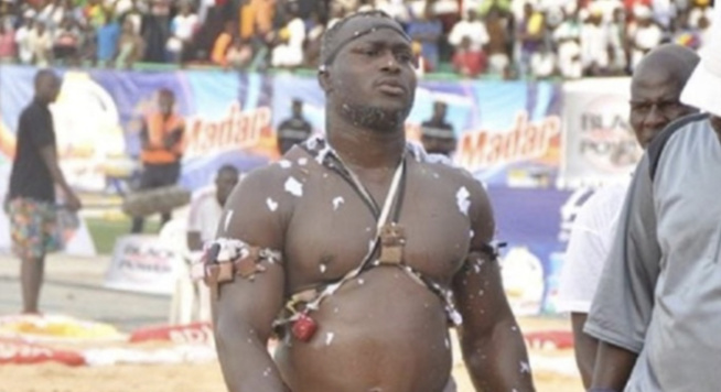 De Gaulle inarrêtable: Après BG2, le père de Boy Niang veut le Roi des arènes, Modou Lô De Gaulle inarrêtable: Après BG2, le père de Boy Niang veut le Roi des arènes, Modou Lô