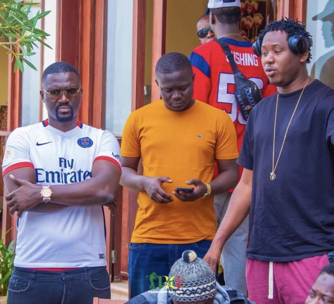 Transportés par vol spécial : Des rappeurs sénégalais recus à la Présidence du Cap-Vert Transportés par vol spécial : Des rappeurs sénégalais recus à la Présidence du Cap-Vert