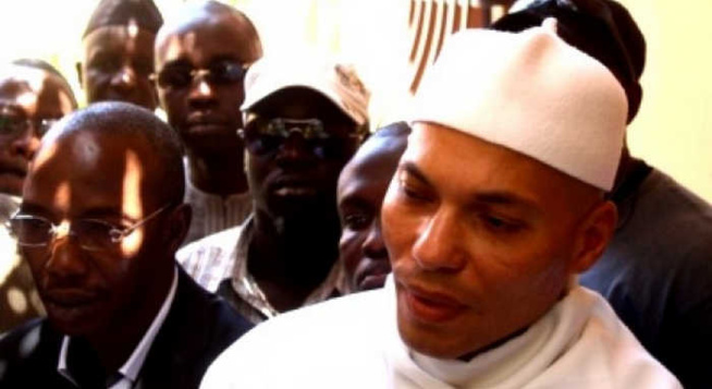 Karim : “Dites au Khalife que Serigne Touba m’a offert assez de force pour subir dignement cette injustice” Karim : “Dites au Khalife que Serigne Touba m’a offert assez de force pour subir dignement cette injustice”